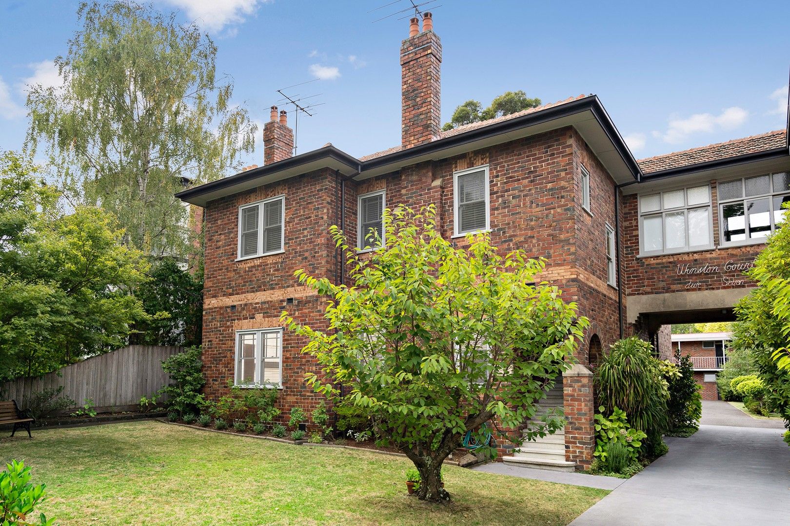 2 bedrooms Apartment / Unit / Flat in 1/5 Fermanagh Road CAMBERWELL VIC, 3124