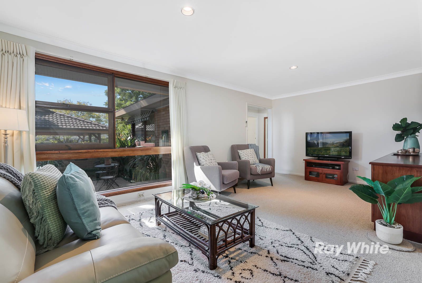 4 Roseneath Place, Baulkham Hills NSW 2153, Image 1