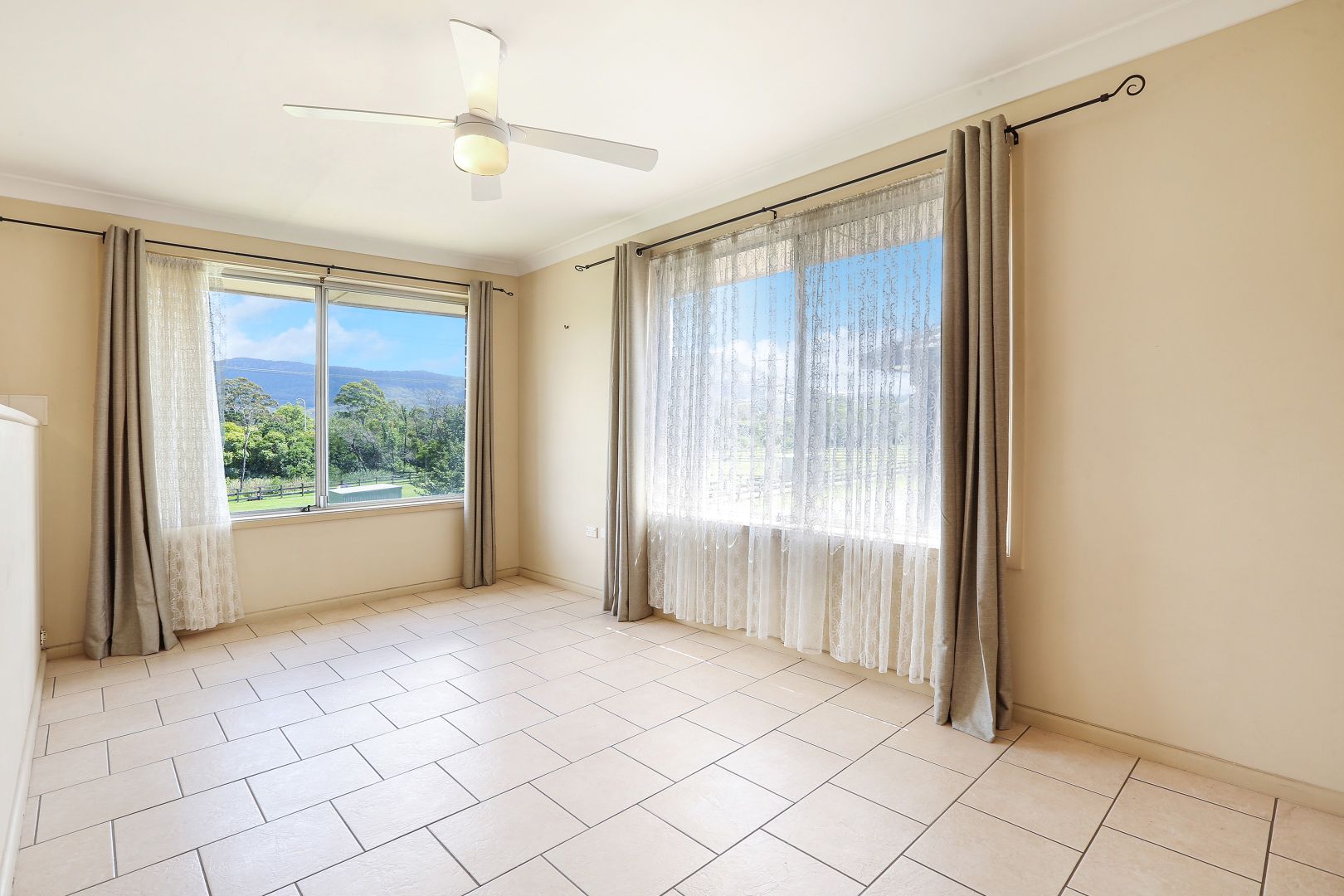 4/27 Prince Edward Drive, Brownsville NSW 2530, Image 2