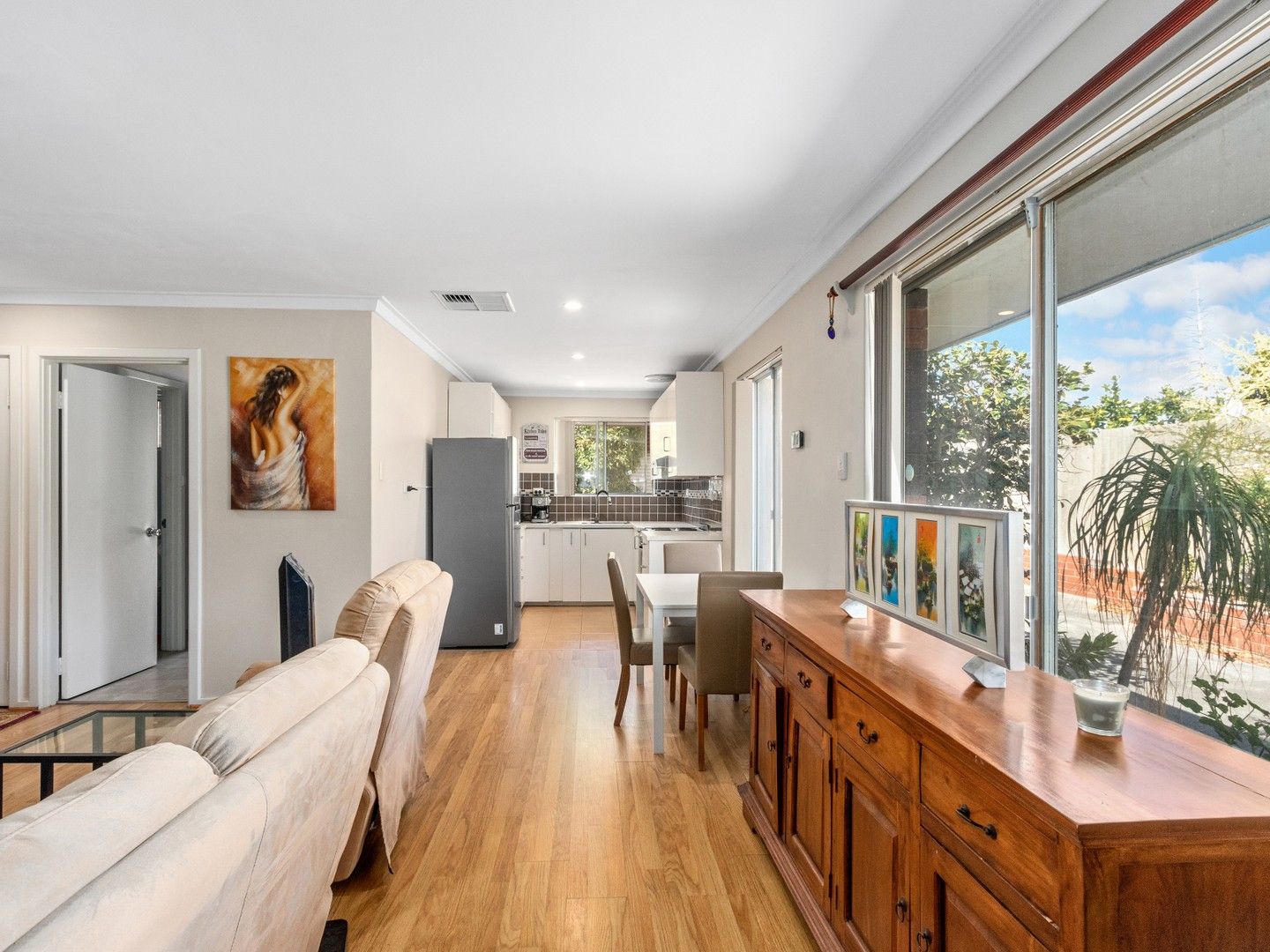 3 bedrooms Villa in 156b Carnarvon Street EAST VICTORIA PARK WA, 6101
