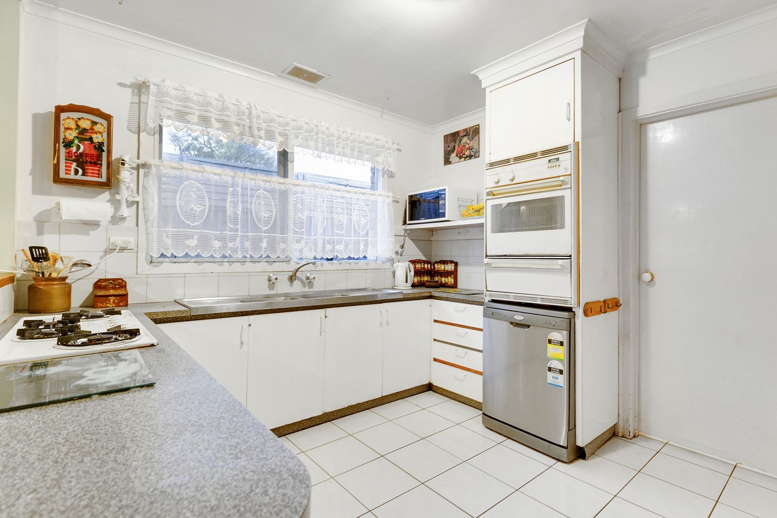 33 Amron Street, Chelsea Heights VIC 3196, Image 2