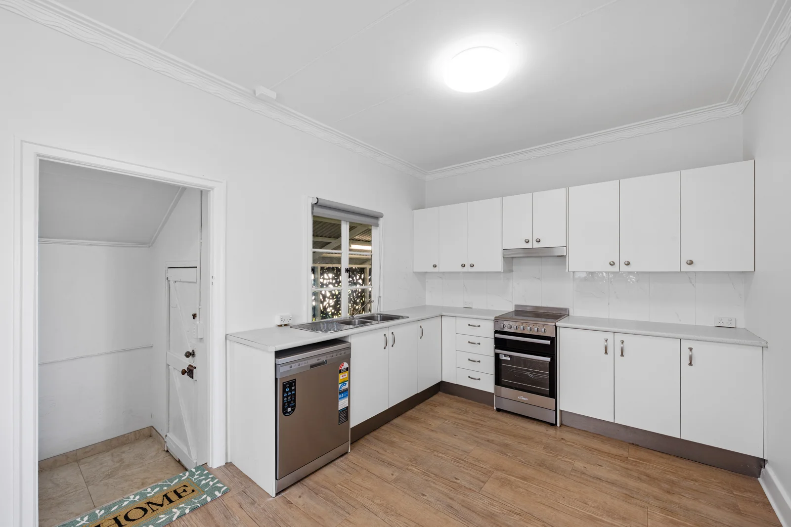 Additional image 9 of 38 Oyster Point Esplanade, Scarborough QLD 4020