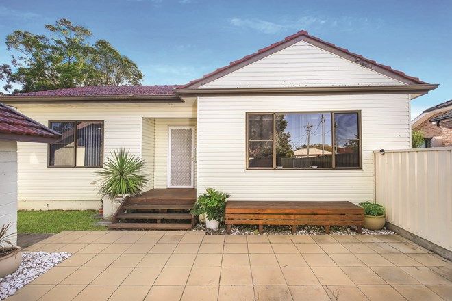 Picture of 1/5 Albert Street, UNANDERRA NSW 2526