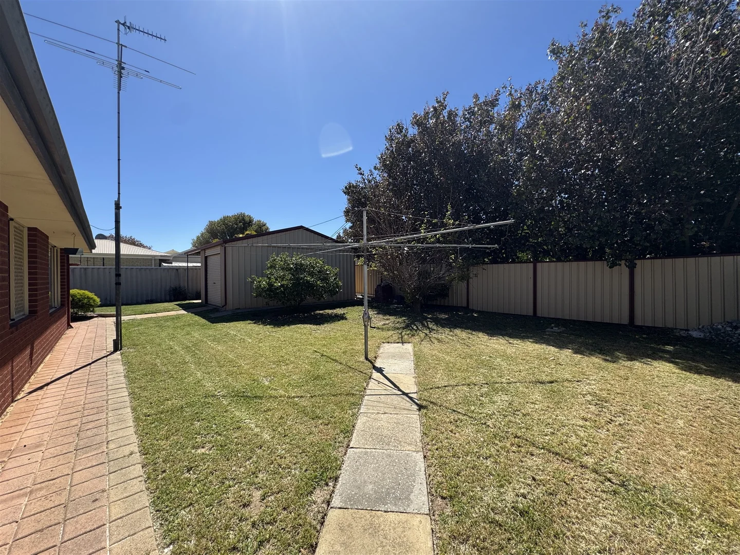 25 Rochester Way, Meadow Springs WA 6210 - House For Rent | Domain