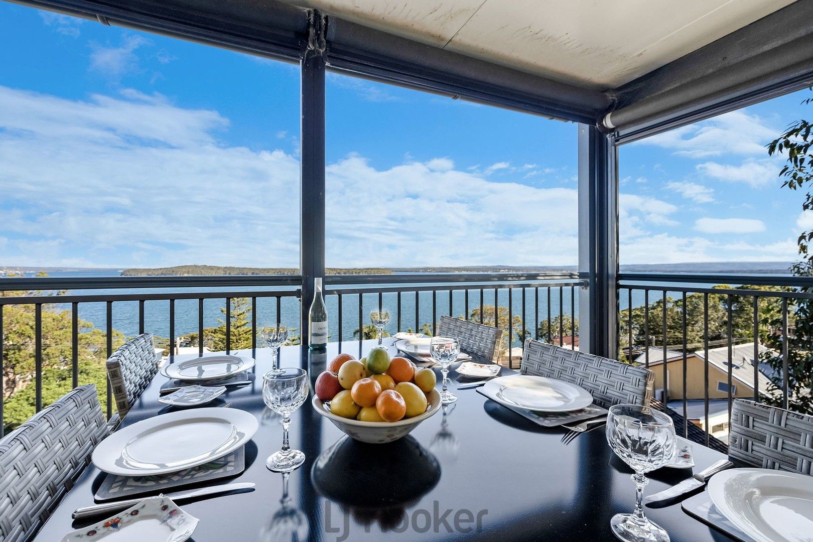 5 bedrooms House in 277 Dobell Drive WANGI WANGI NSW, 2267