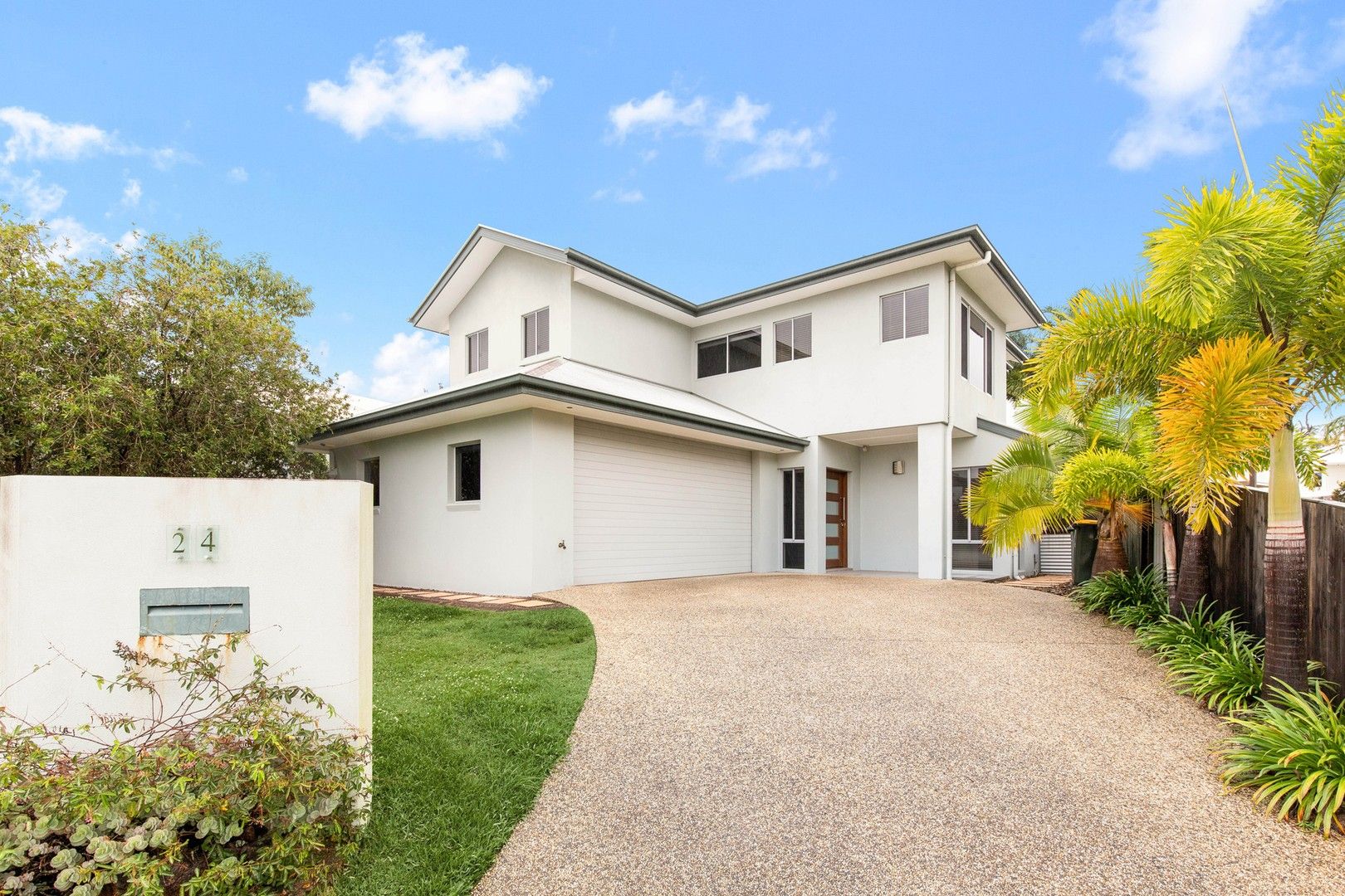 4 bedrooms House in 24 Ironhurst Place PEREGIAN SPRINGS QLD, 4573