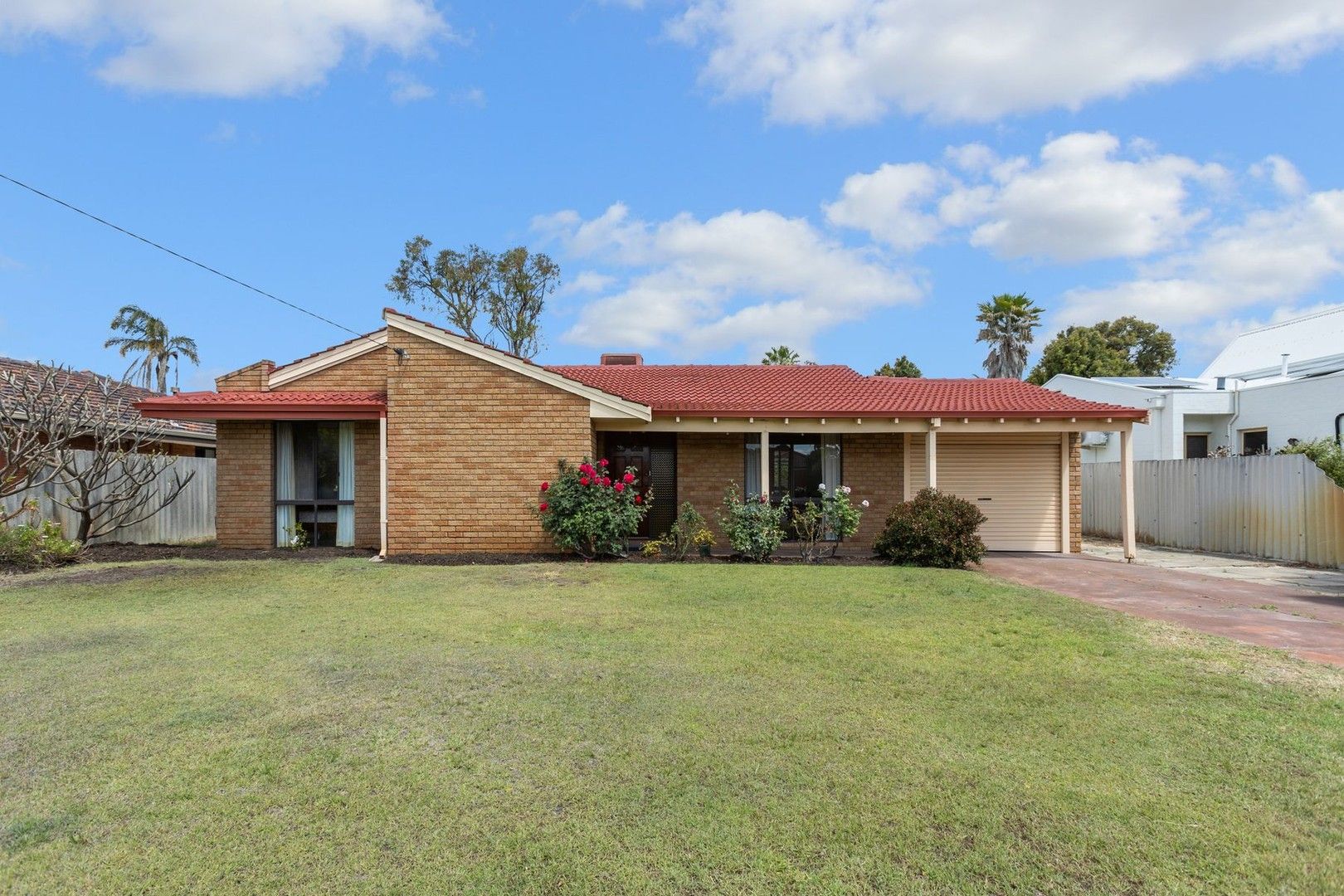 4 bedrooms House in 5 Spigl Way BATEMAN WA, 6150