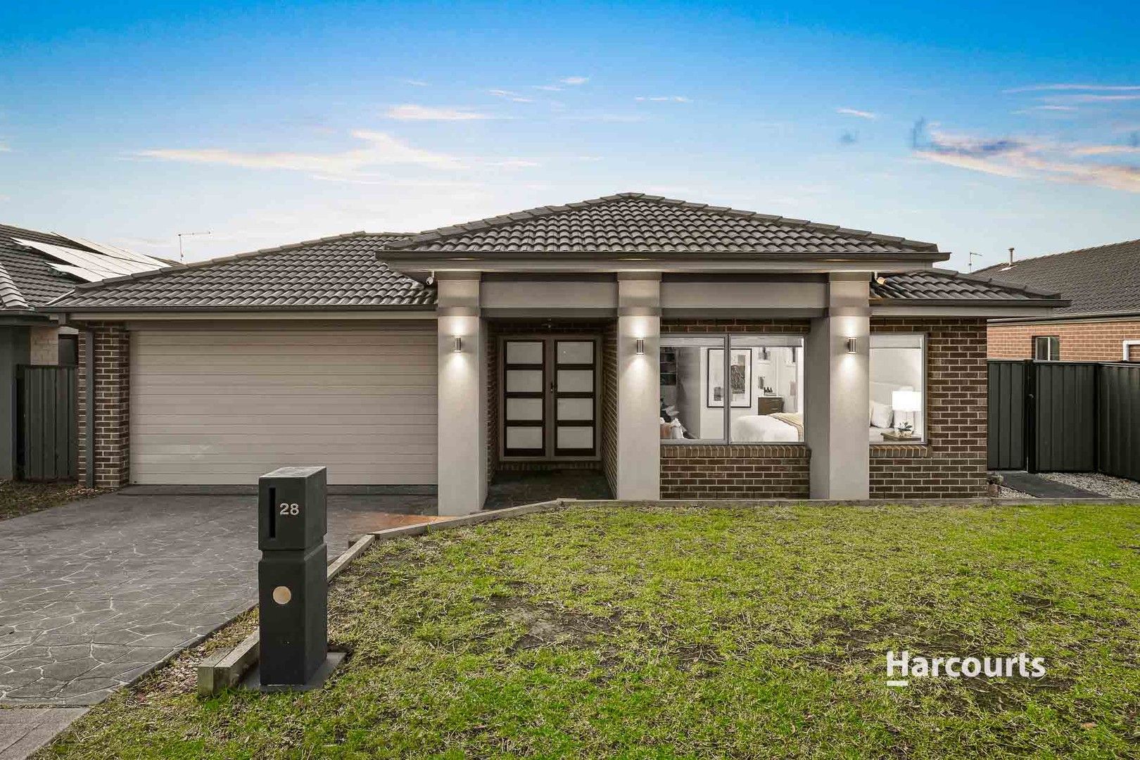 4 bedrooms House in 28 Abrehart Road PAKENHAM VIC, 3810