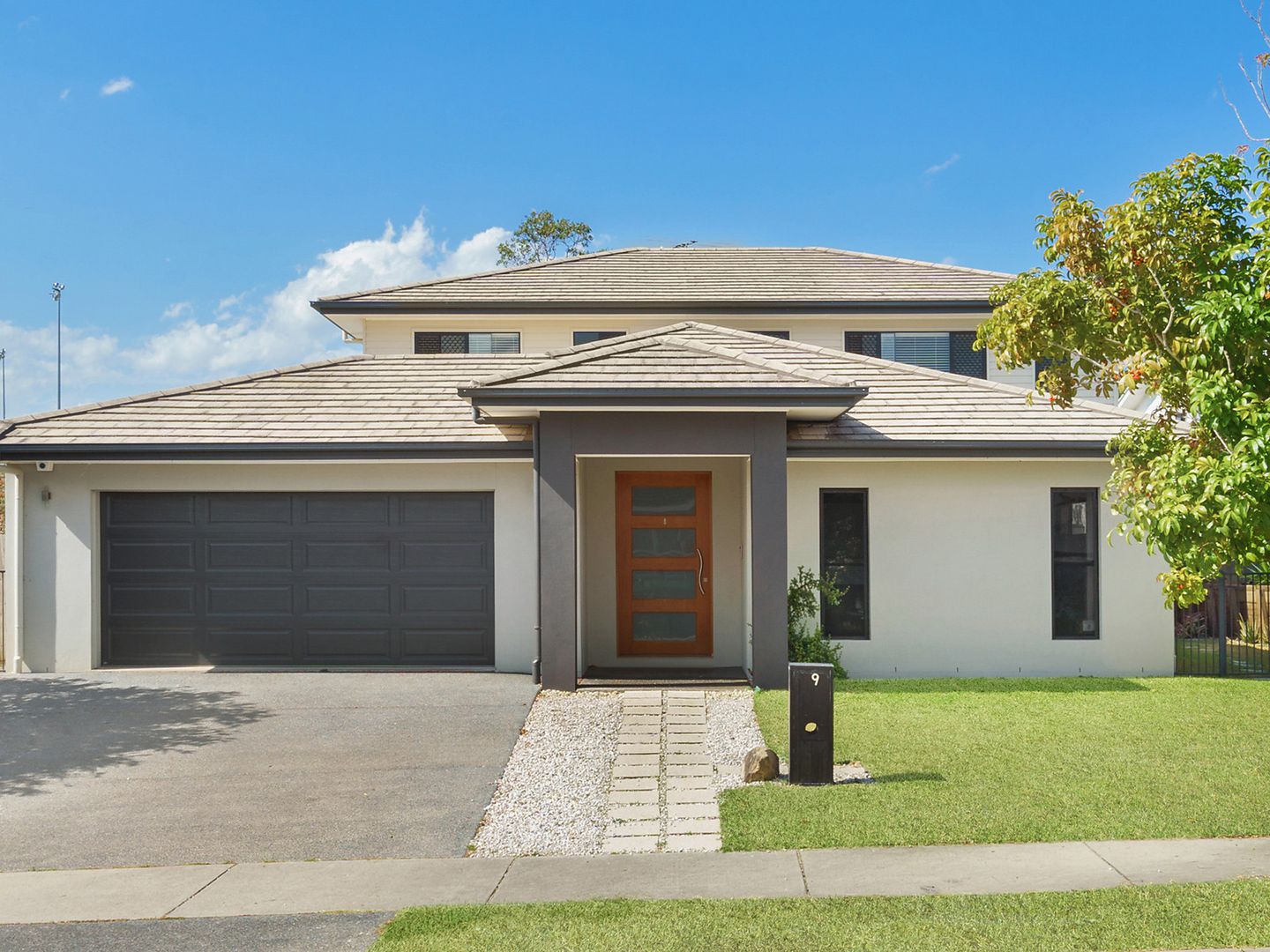 9 Cascades Street, Springfield Lakes Property History & Address