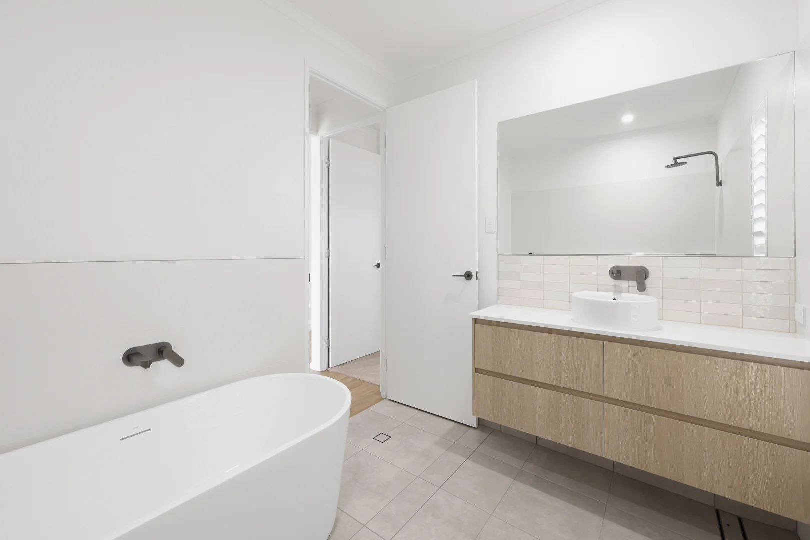 Additional image 18 of 16 Lakeside Way, Andergrove QLD 4740