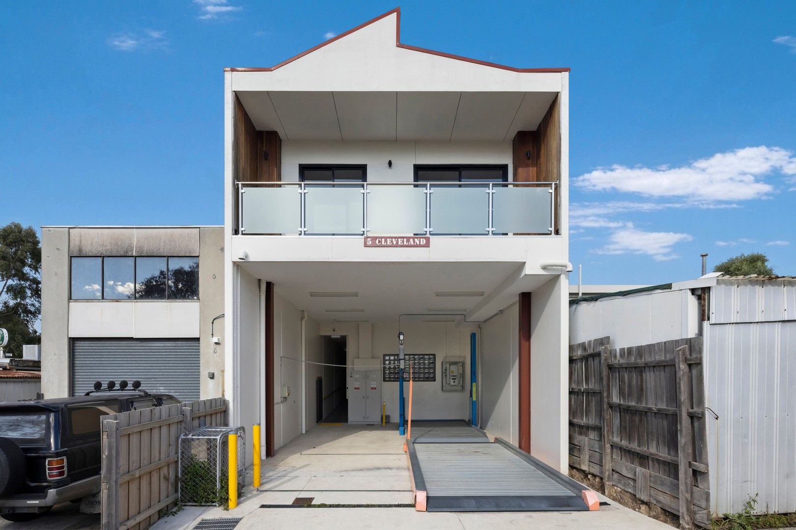 2 bedrooms Apartment / Unit / Flat in 3/5 Cleveland Road ASHWOOD VIC, 3147