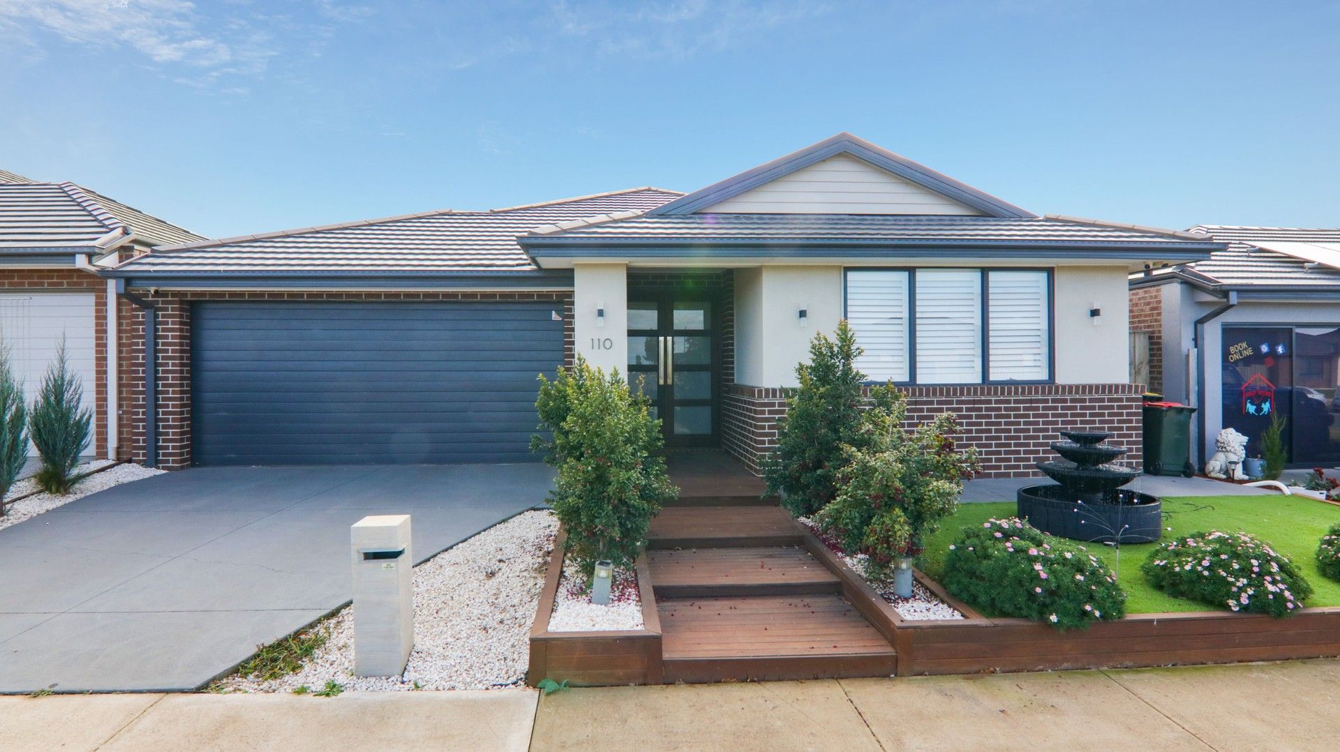 4 bedrooms House in 110 Holyoake Parade MANOR LAKES VIC, 3024
