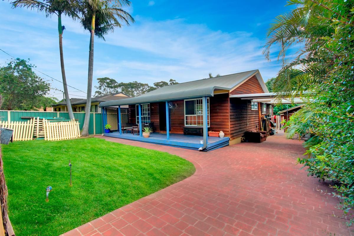 4 Griffith Street, Mannering Park NSW 2259, Image 0