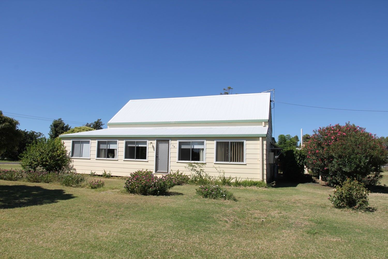 24 Gineroi Street, Pallamallawa NSW 2399, Image 0