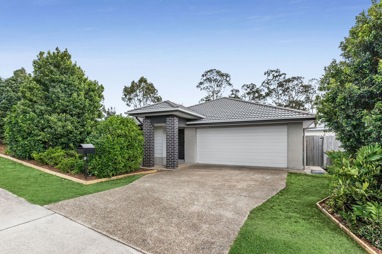 63 Waratah Crescent, Springfield Lakes QLD 4300, Image 1