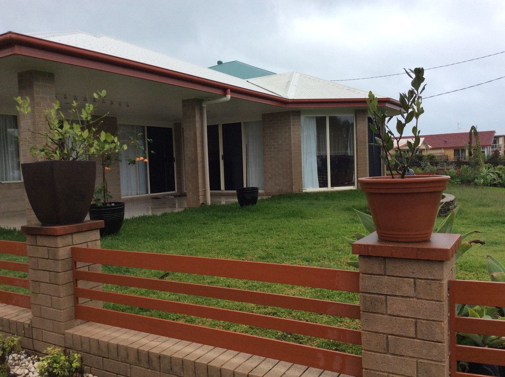 106 Esplanade, Point Vernon QLD 4655 House For Rent 620 Domain