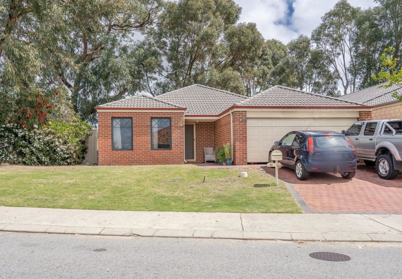 4 bedrooms House in 20 PINGLE DRIVE GREENFIELDS WA, 6210