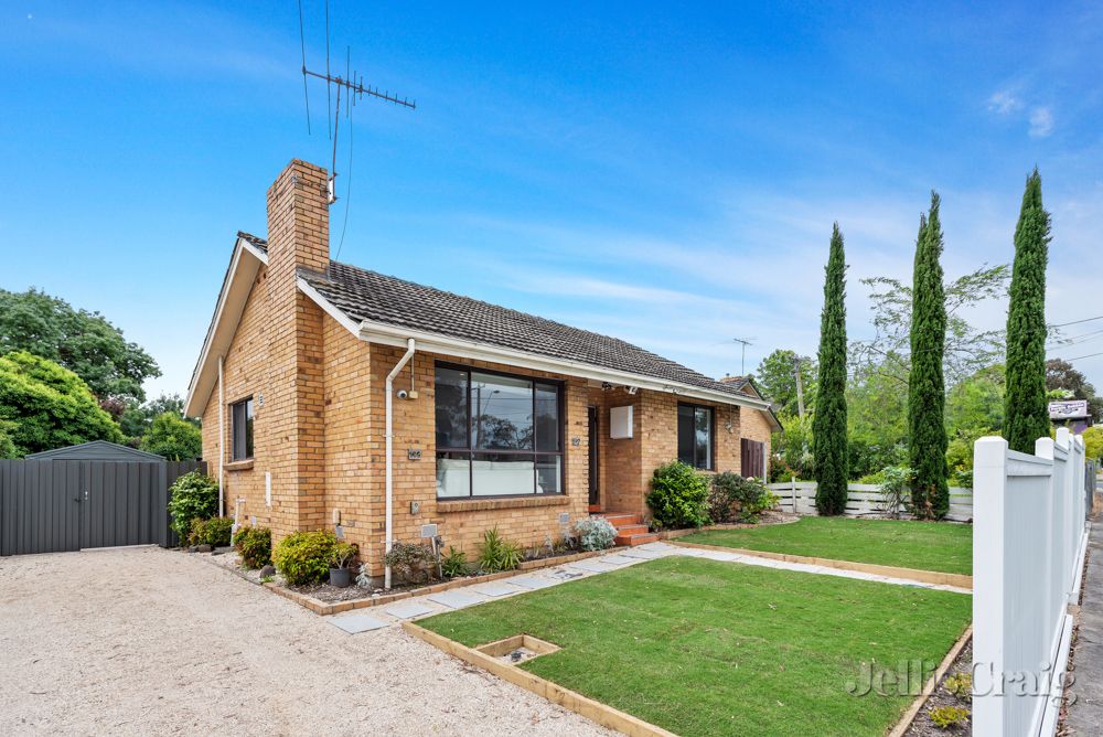 3 bedrooms House in 192 Southern Road HEIDELBERG WEST VIC, 3081