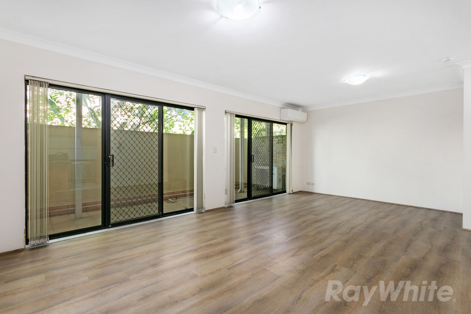 2 bedrooms Apartment / Unit / Flat in 57/27 Buckland Street CHIPPENDALE NSW, 2008