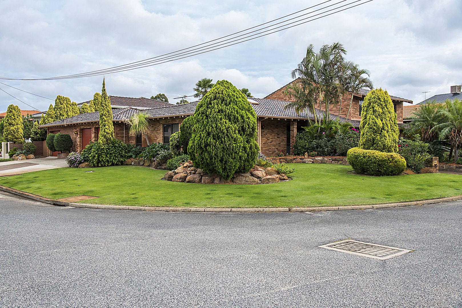 19 Earlston Way, Booragoon WA 6154, Image 2