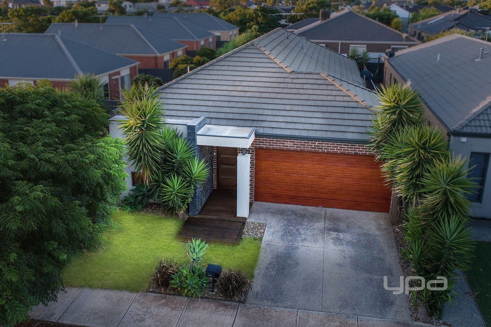 21 Streeton Avenue, Caroline Springs VIC 3023, Image 1