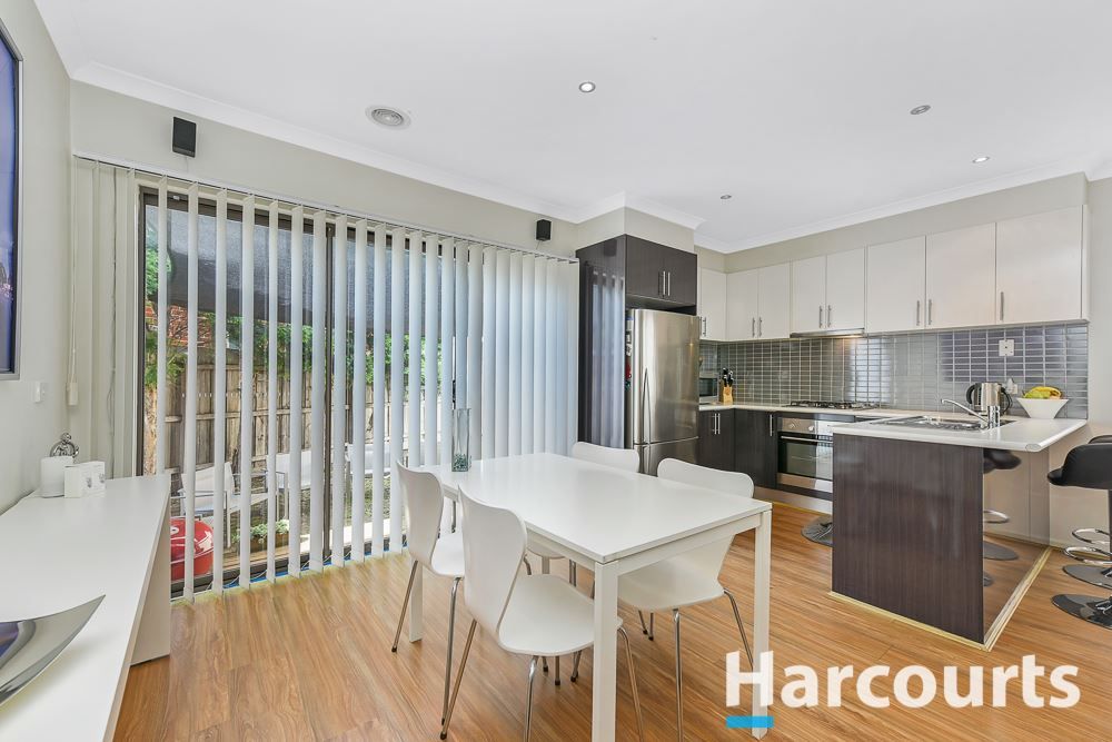 2/8 Prunus Grove, Doveton VIC 3177, Image 1