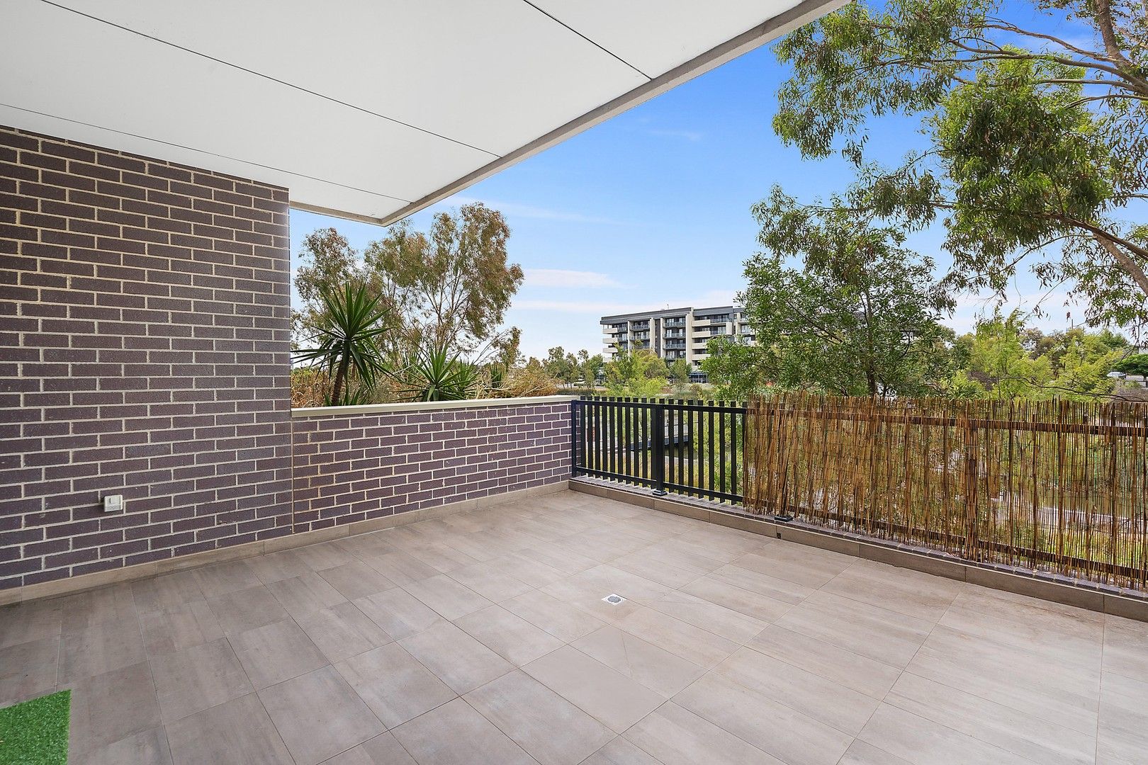 4/2-10 Monckton Place, Caroline Springs VIC 3023, Image 0