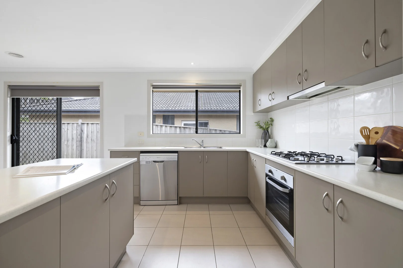 Additional image 2 of 29 Rhone Grove, Skye VIC 3977