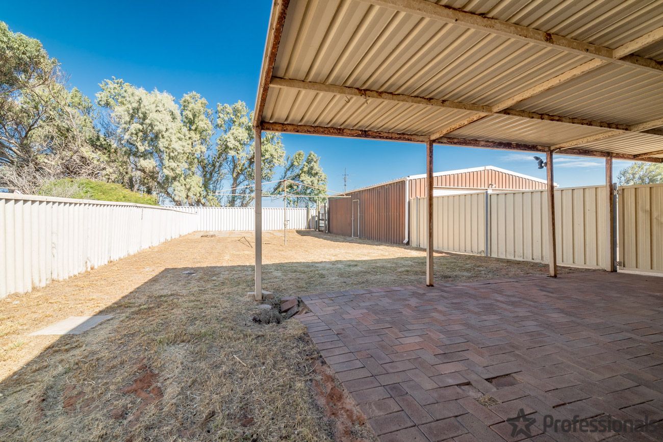 44 Maley Way, Beachlands WA 6530, Image 2