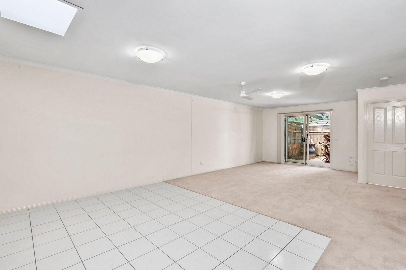 1/32 Myrtle Grove, North Shore VIC 3214, Image 2