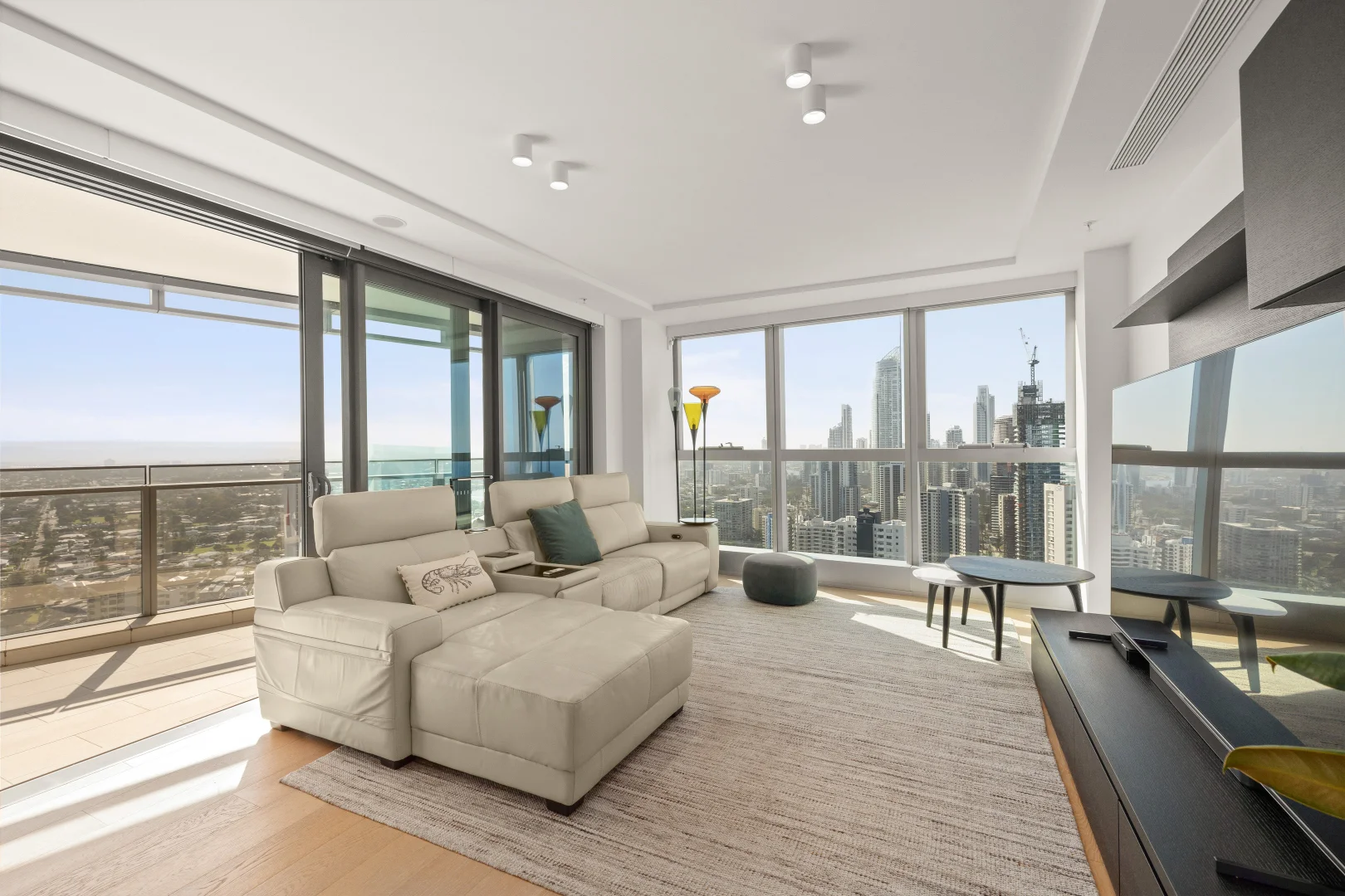 13201/36 Old Burleigh Road, Surfers Paradise QLD 4217