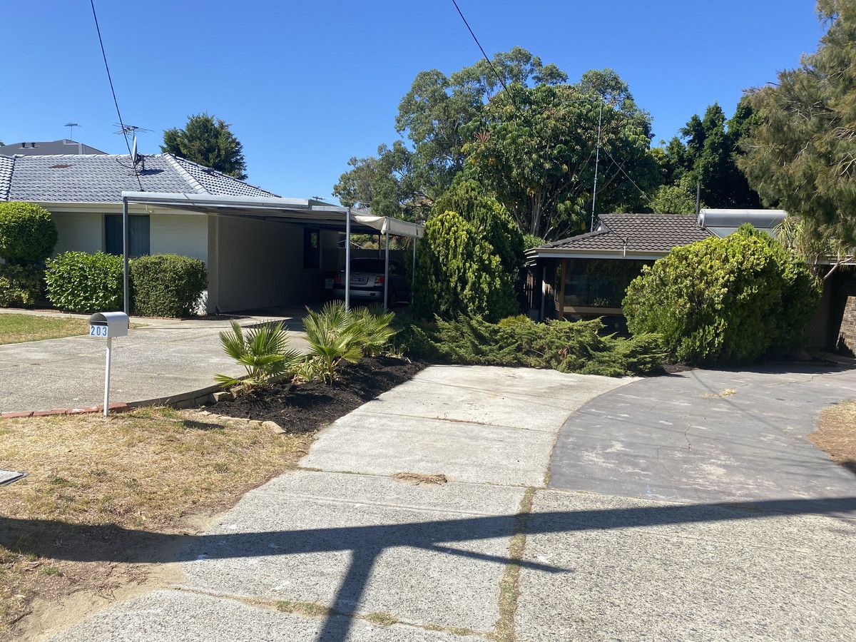 3 bedrooms House in 205 Camberwarra Drive CRAIGIE WA, 6025