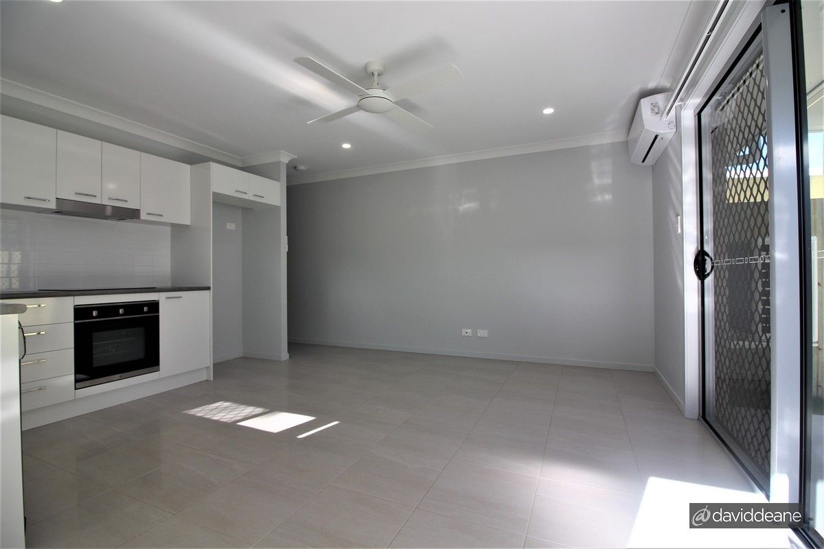 2/11 Blackbird Terrace, Kallangur QLD 4503, Image 2