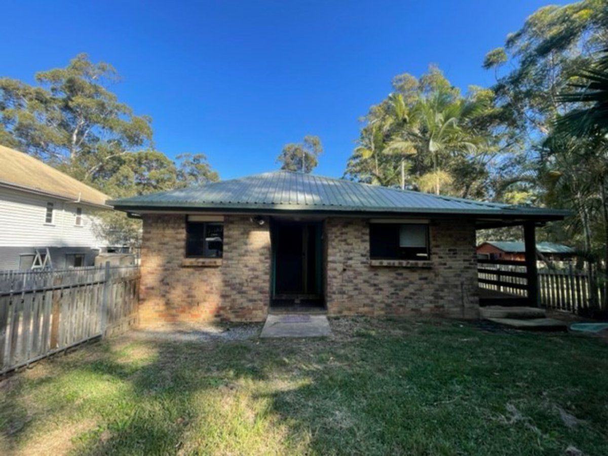 3 bedrooms House in 18 Ilumba Street RUSSELL ISLAND QLD, 4184