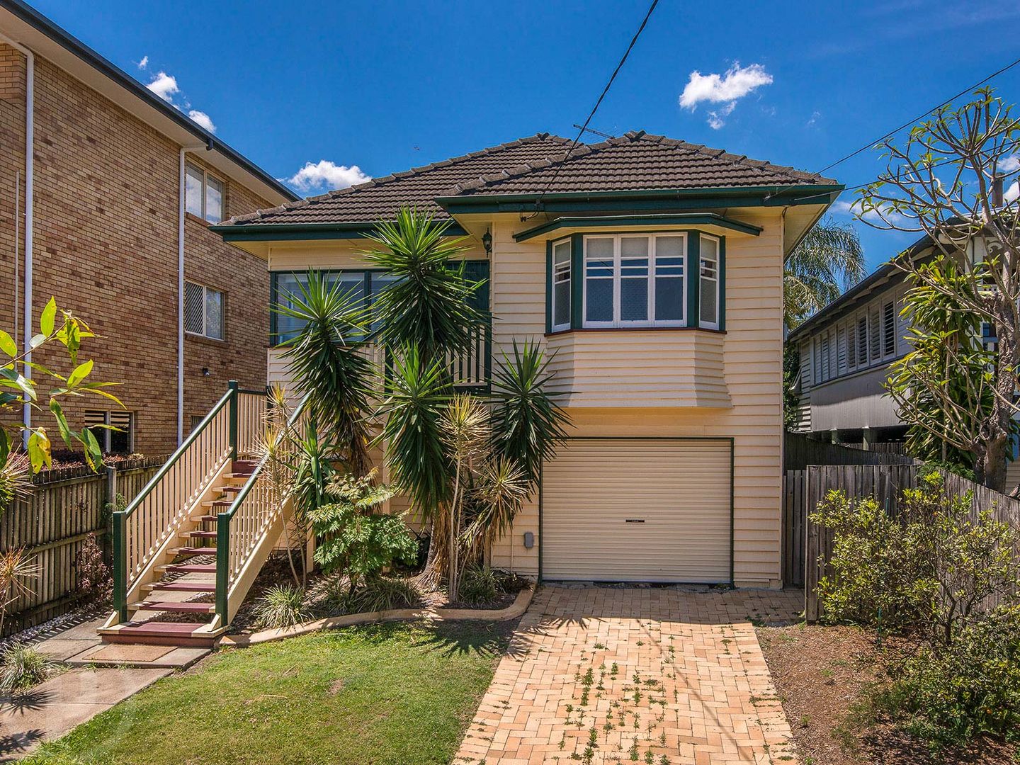 12 Macaulay Street, Coorparoo Property History & Address Research