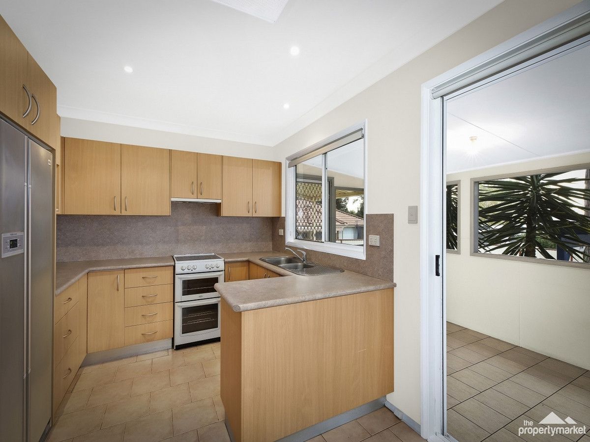 8 Griffith Street, Mannering Park NSW 2259, Image 2