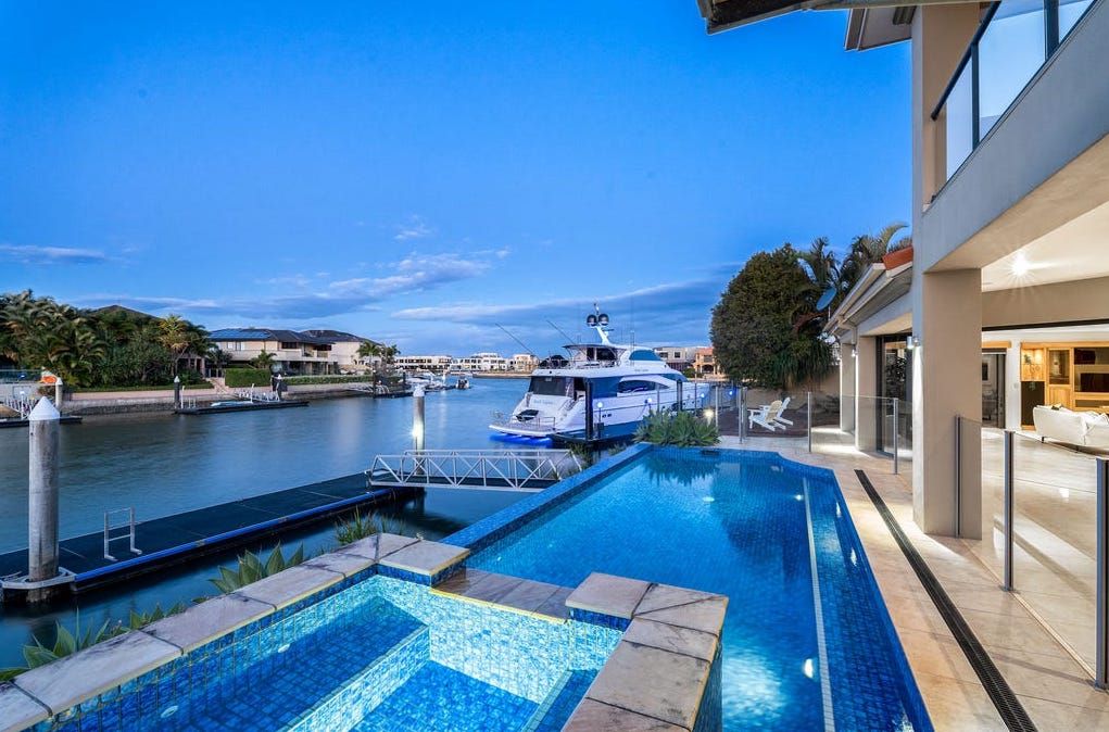 4 bedrooms House in 75 The Sovereign Mile PARADISE POINT QLD, 4216