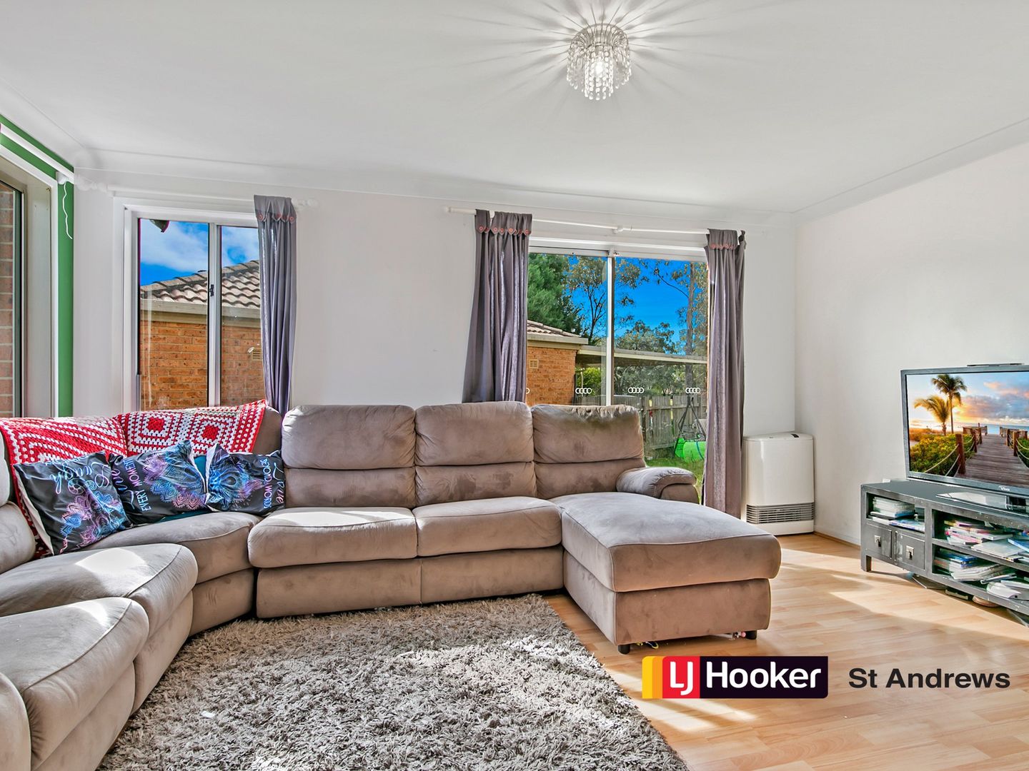 33 Mackillop Crescent, St Helens Park NSW 2560, Image 1