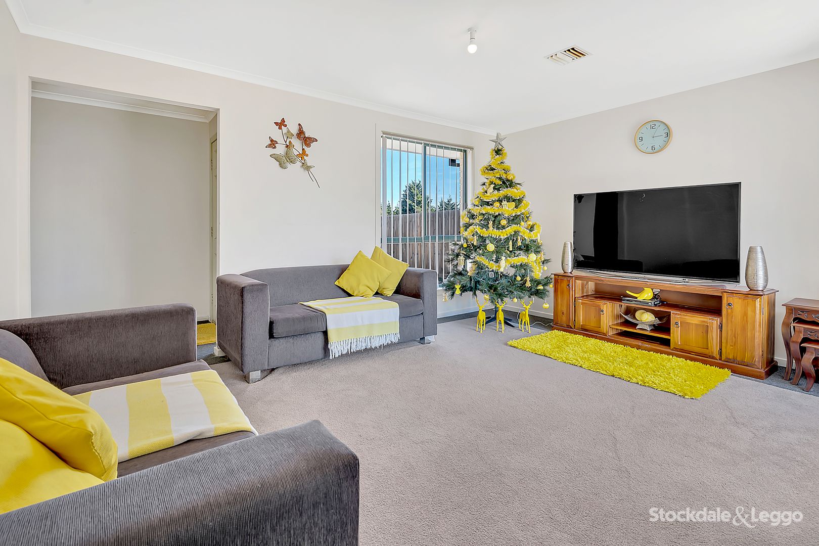 15 Flowers Close, Roxburgh Park VIC 3064, Image 1