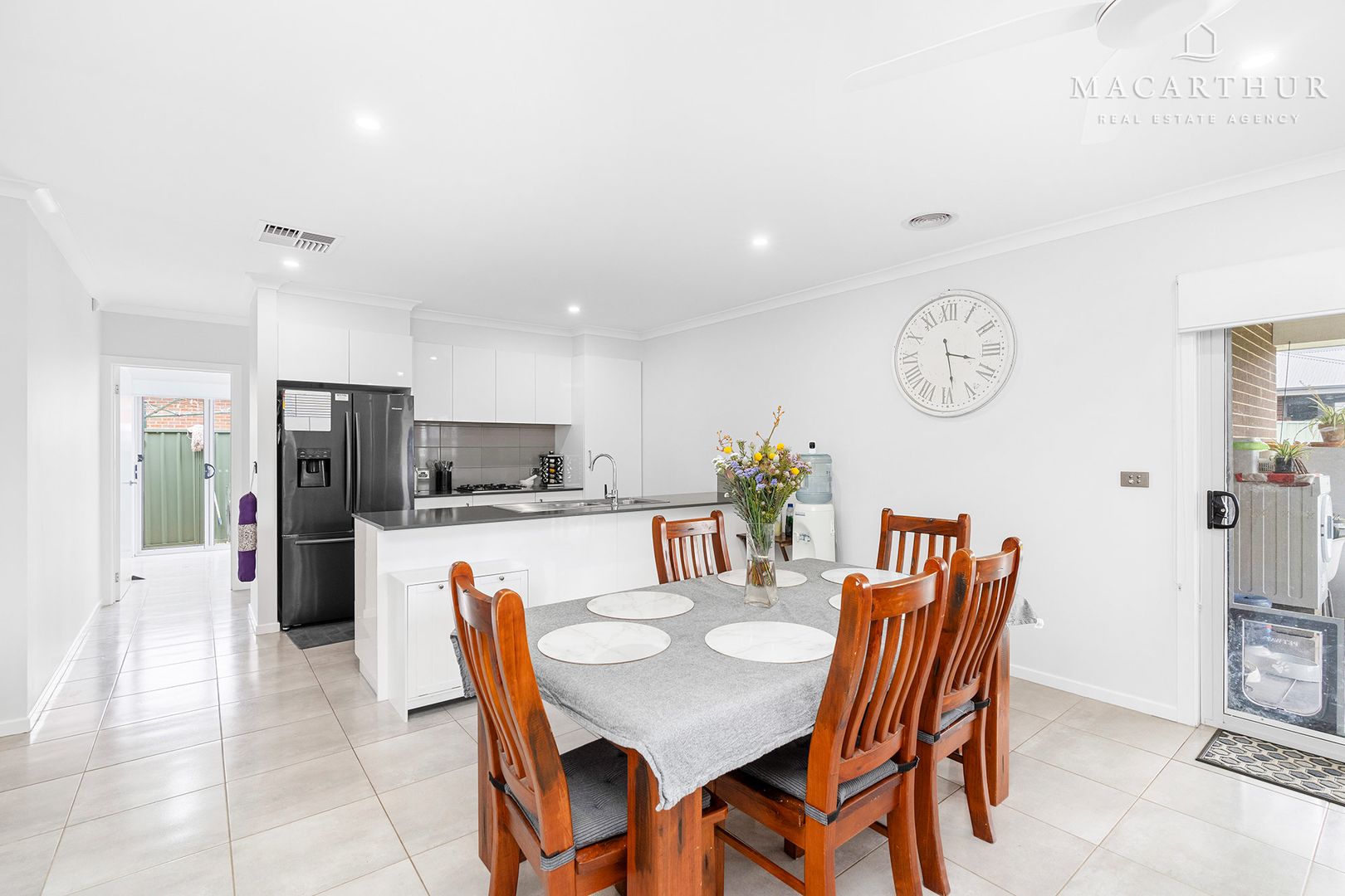 8 Wollemi Street, Forest Hill NSW 2651, Image 2