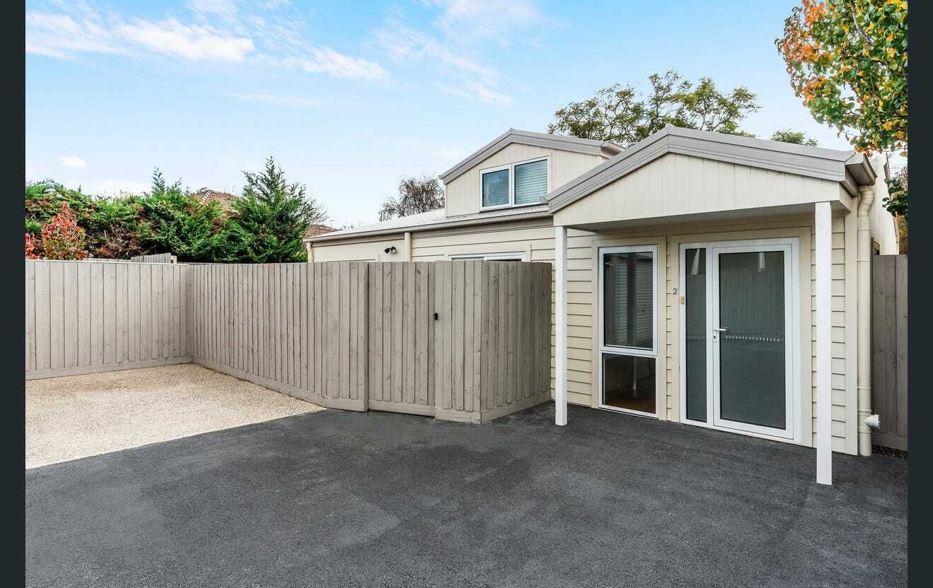 2 bedrooms Apartment / Unit / Flat in 2/375 South Rd BRIGHTON EAST VIC, 3187