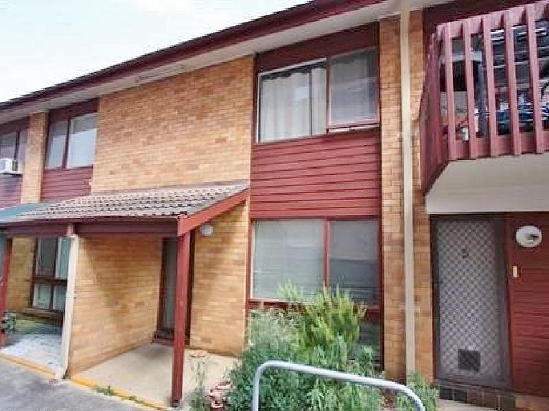 4/11 Warby Street, Campbelltown NSW 2560, Image 0