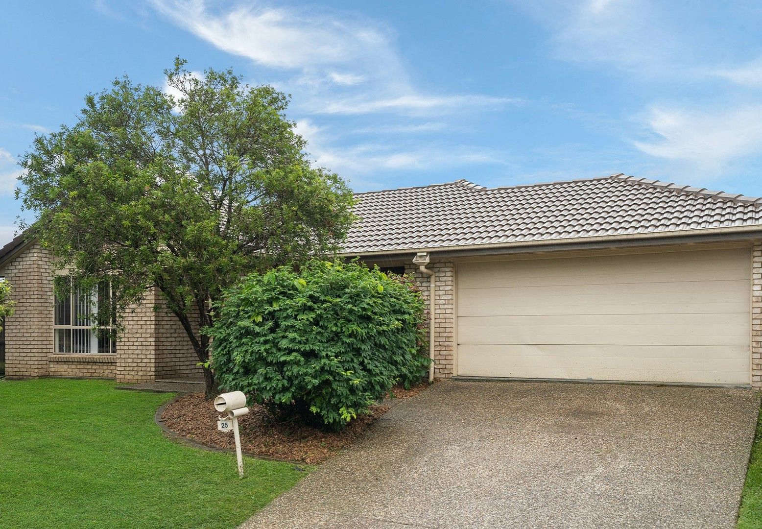 4 bedrooms House in 25 Zachary Street EAGLEBY QLD, 4207