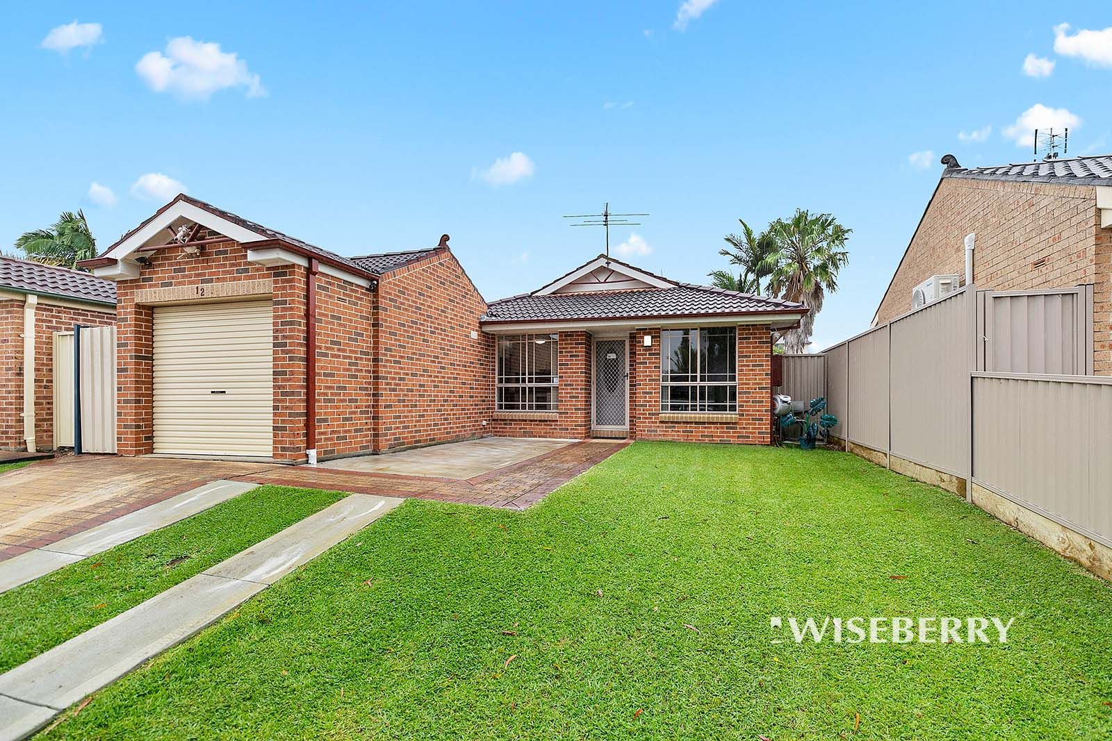 3 bedrooms House in 12 Fernhill Avenue HAMLYN TERRACE NSW, 2259