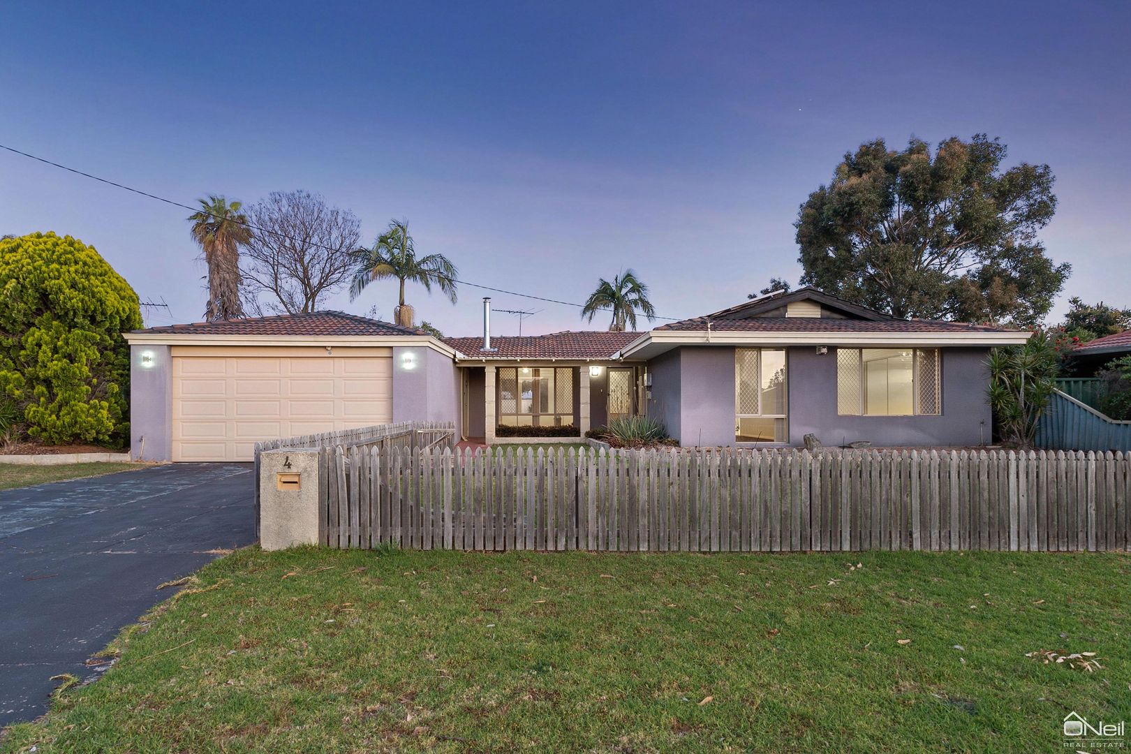 4 Chidzey Drive, Seville Grove WA 6112, Image 2