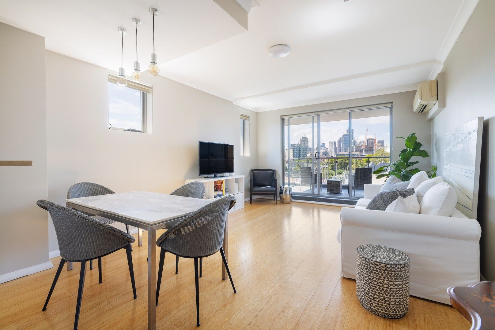 2 bedrooms Apartment / Unit / Flat in 90/8 Renwick Street REDFERN NSW, 2016