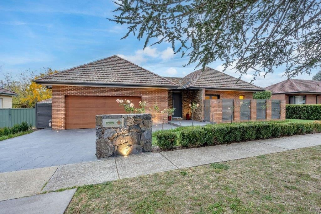6 bedrooms House in 32 Lockyer Street GRIFFITH ACT, 2603