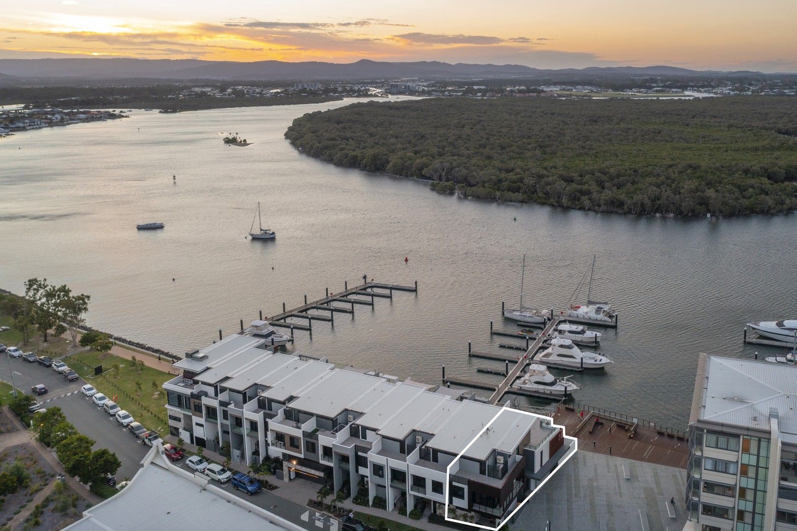 10/2 Marina Promenade, Paradise Point QLD 4216, Image 0