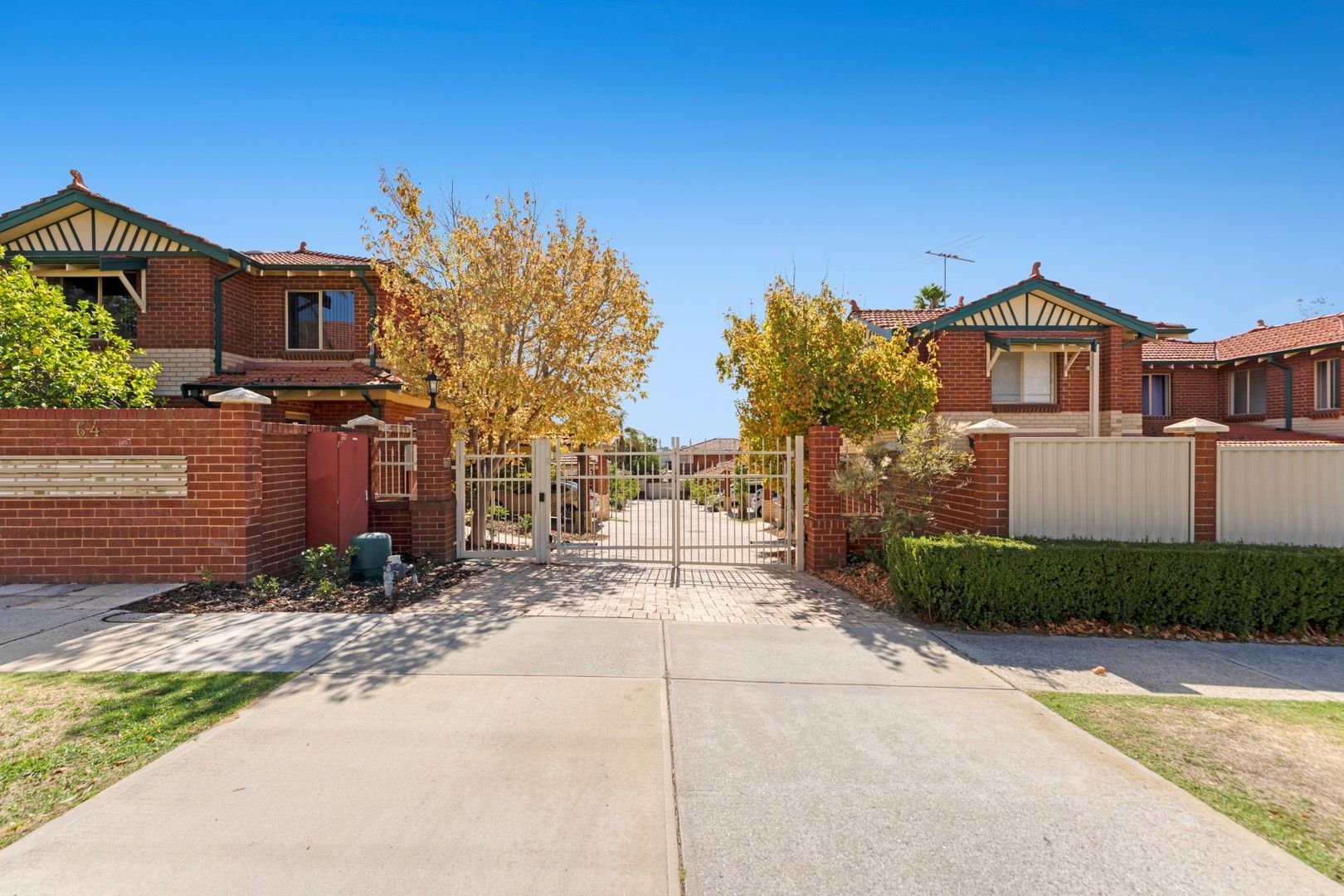 3 bedrooms House in 4/64 First Avenue MOUNT LAWLEY WA, 6050