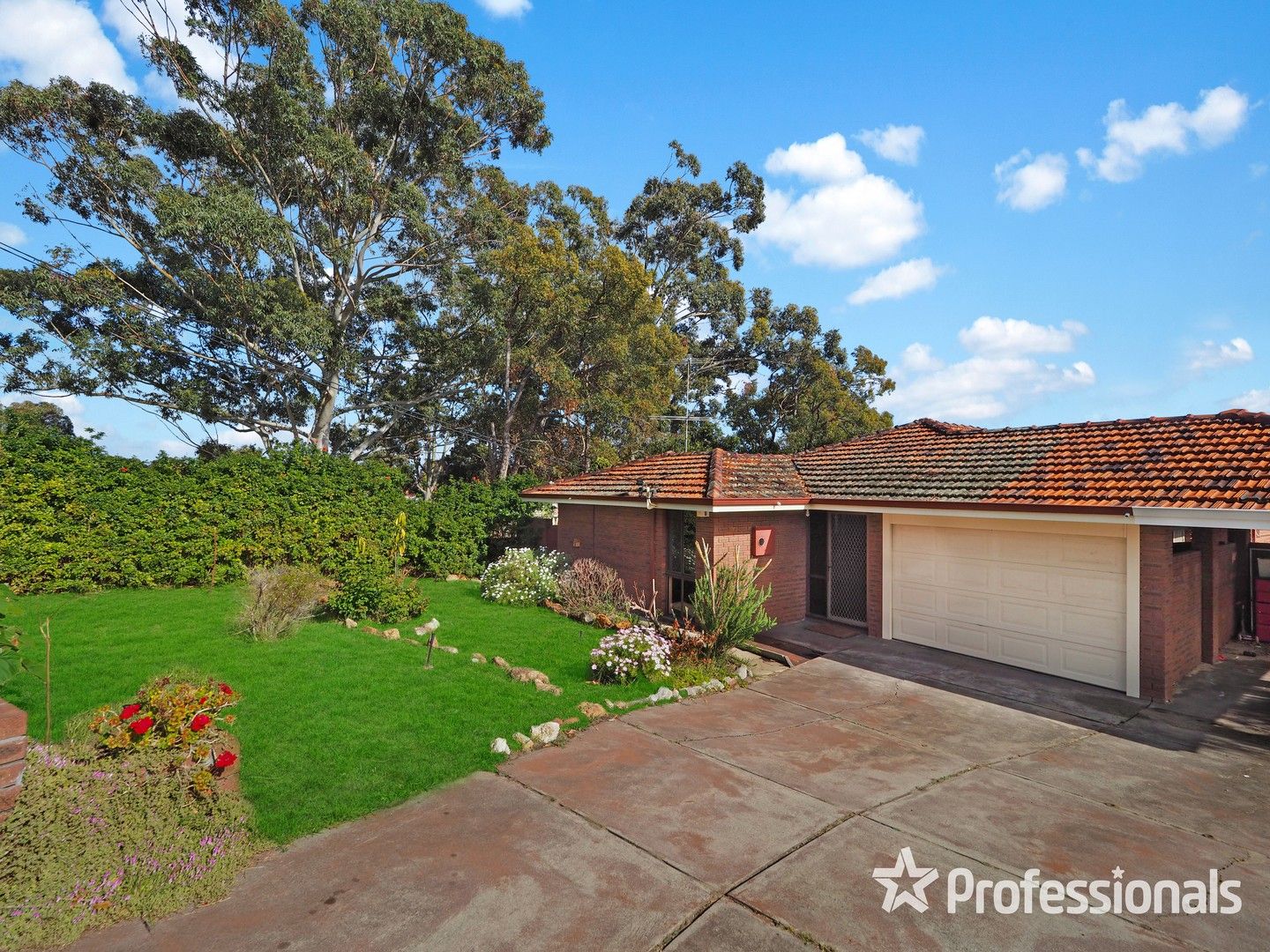 19A Lanrick Place, Girrawheen WA 6064, Image 0